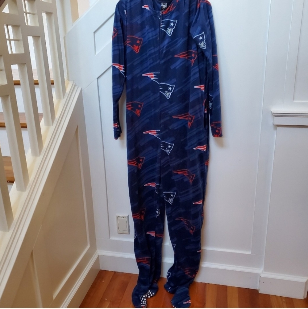 NFL New England Patriots Microfleece zip up footed PJs Loungewear fan wear
